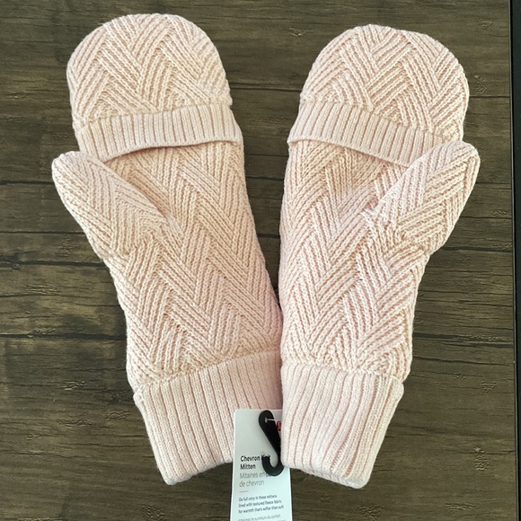 LAST SET:  Lululemon Sherpa Weave Beanie Hat & Mittens - Picture 5 of 14